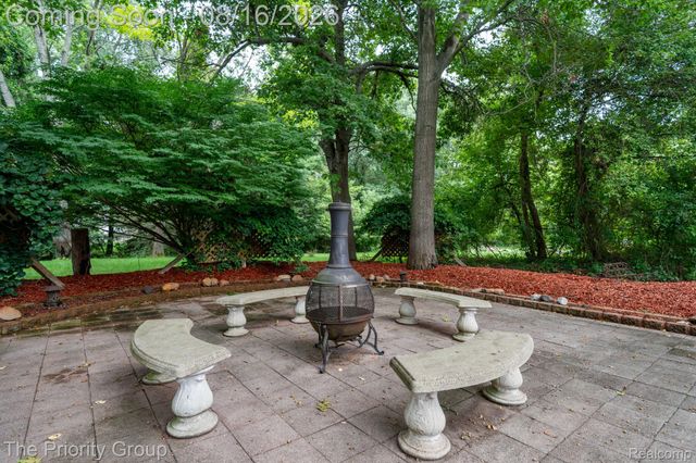1761 Twin Lakes Boulevard E, Oxford Charter Township, MI 48371