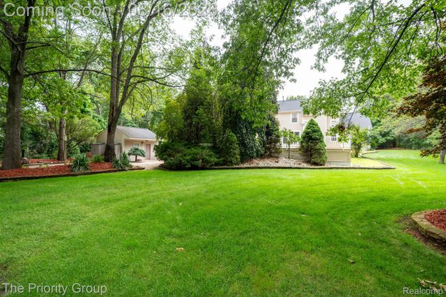1761 Twin Lakes Boulevard E, Oxford Charter Township, MI 48371