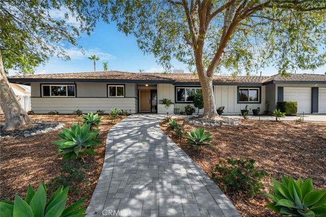 1321 El Finito Way, North Tustin, CA 92705