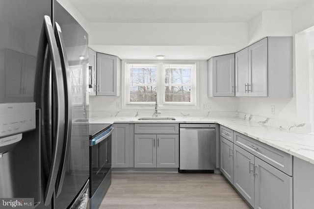 6129 FRANCONIA STATION LN, Alexandria, VA 22310