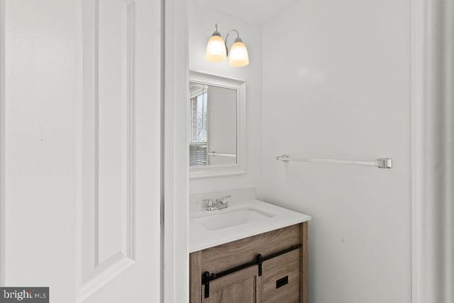 6129 FRANCONIA STATION LN, Alexandria, VA 22310