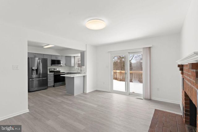 6129 FRANCONIA STATION LN, Alexandria, VA 22310