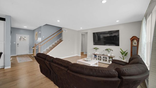 11452 Clyde Drive, Winfield, IN 46307