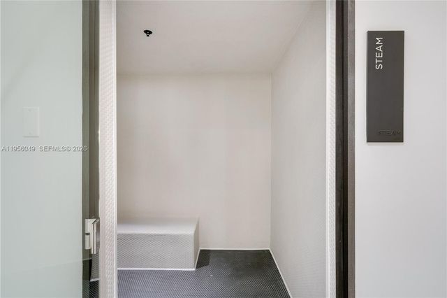 225 N Miami Ave 1707, Miami, FL 33128