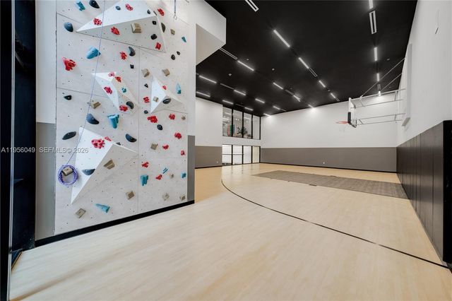 225 N Miami Ave 1707, Miami, FL 33128