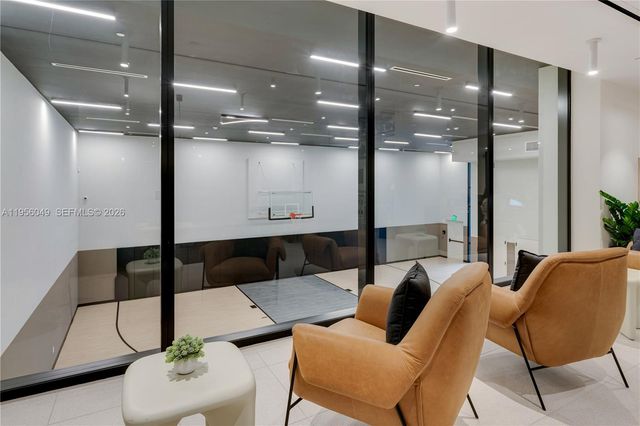 225 N Miami Ave 1707, Miami, FL 33128