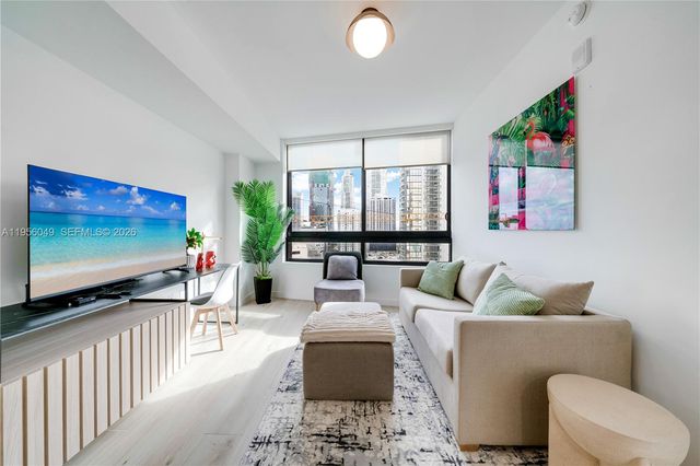 225 N Miami Ave 1707, Miami, FL 33128