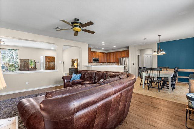 328 Island Oak DR, Austin, TX 78748