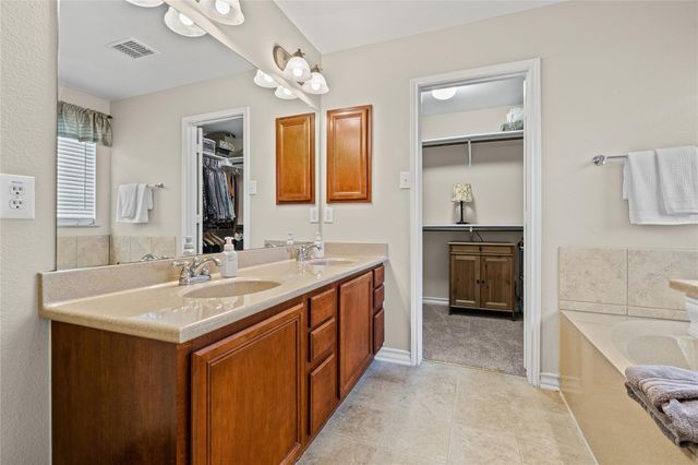 328 Island Oak DR, Austin, TX 78748