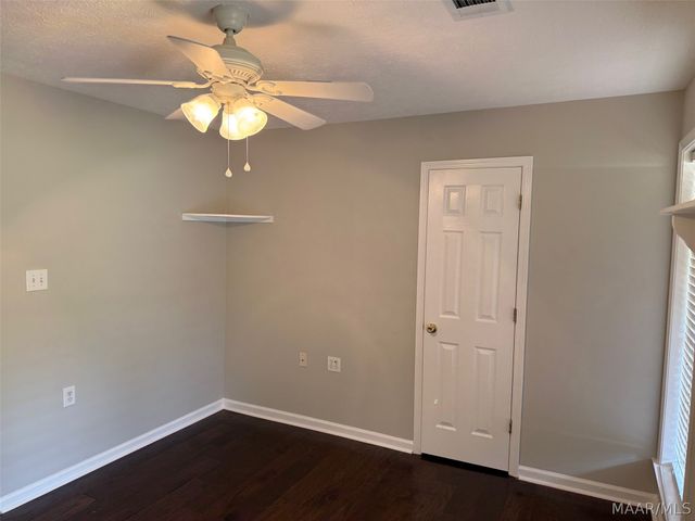 2207 County Road 85 ., Deatsville, AL 36022
