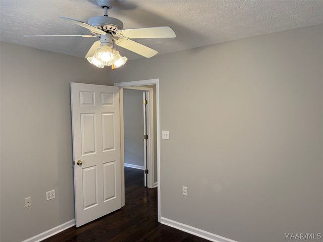 2207 County Road 85 ., Deatsville, AL 36022