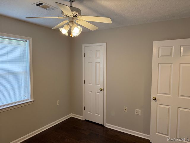 2207 County Road 85 ., Deatsville, AL 36022