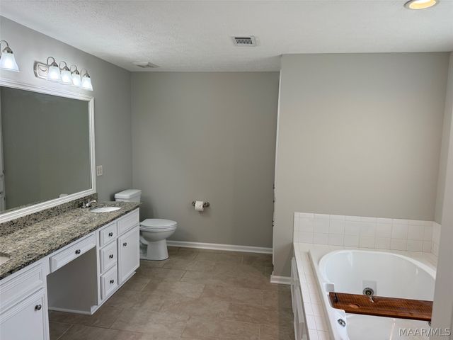 2207 County Road 85 ., Deatsville, AL 36022