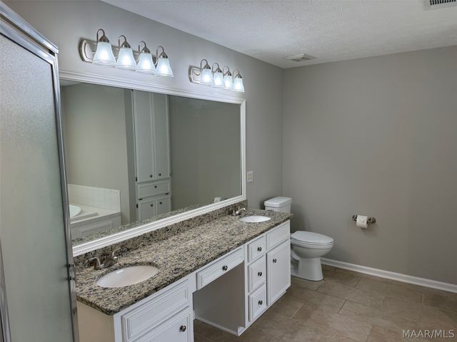 2207 County Road 85 ., Deatsville, AL 36022