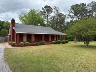 2207 County Road 85 ., Deatsville, AL 36022