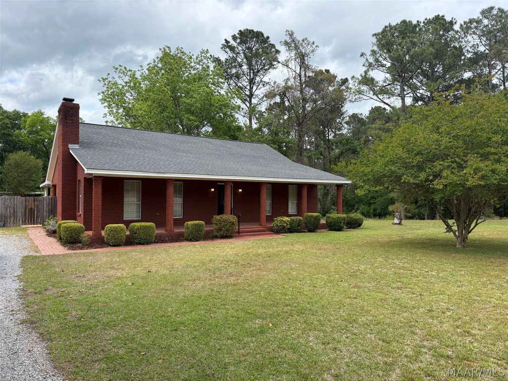 2207 County Road 85 ., Deatsville, AL 36022