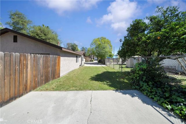 1909 N Summit, Pasadena, CA 91103