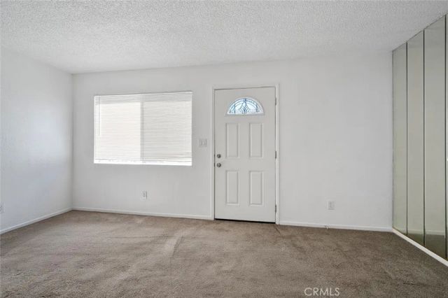 1909 N Summit, Pasadena, CA 91103