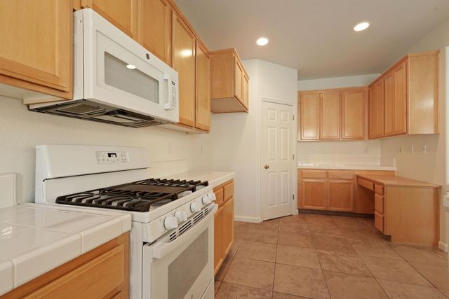 2651 Donner Trl, Riverbank, CA 95367