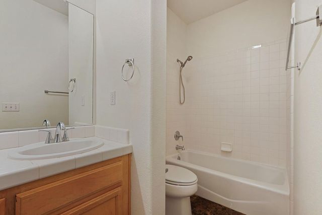 2651 Donner Trl, Riverbank, CA 95367