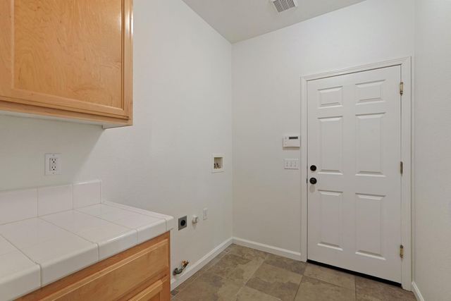 2651 Donner Trl, Riverbank, CA 95367