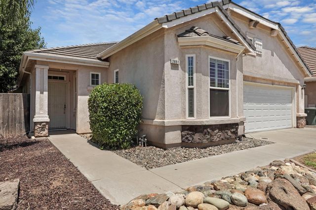 2651 Donner Trl, Riverbank, CA 95367