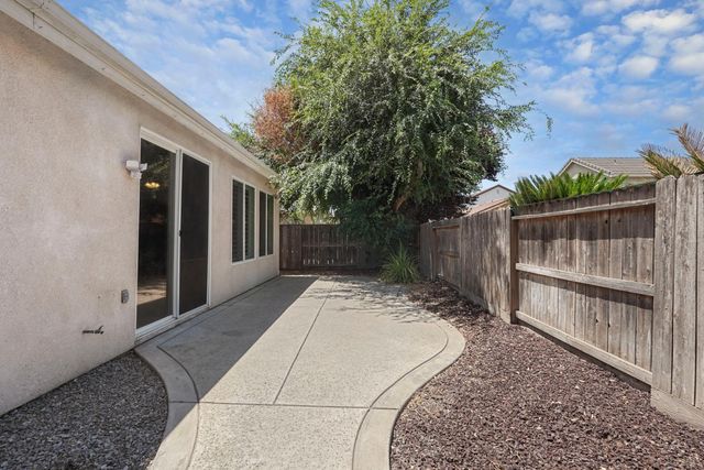 2651 Donner Trl, Riverbank, CA 95367