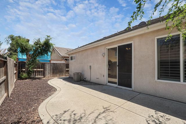 2651 Donner Trl, Riverbank, CA 95367