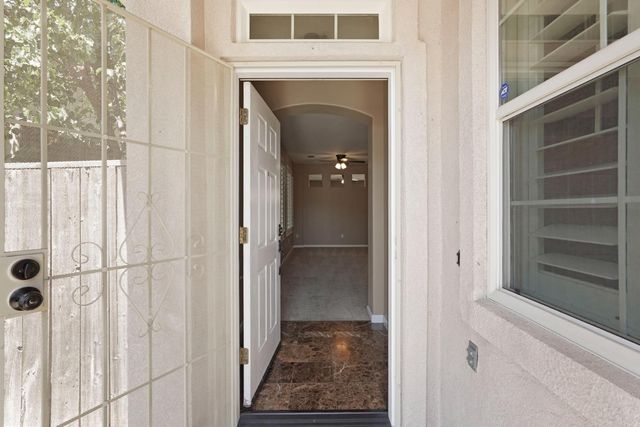 2651 Donner Trl, Riverbank, CA 95367