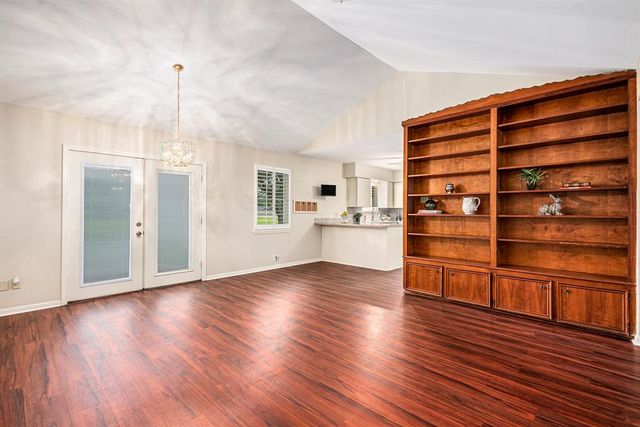 902 Clover Ridge Avenue, Friendswood, TX 77546