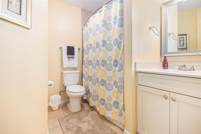 902 Clover Ridge Avenue, Friendswood, TX 77546