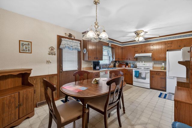 60 Little Mountain CIR, Rocky Mount, VA 24151