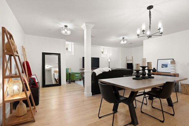 200 Rogers St 6, Lowell, MA 01852