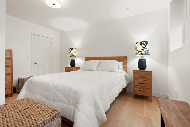 200 Rogers St 6, Lowell, MA 01852