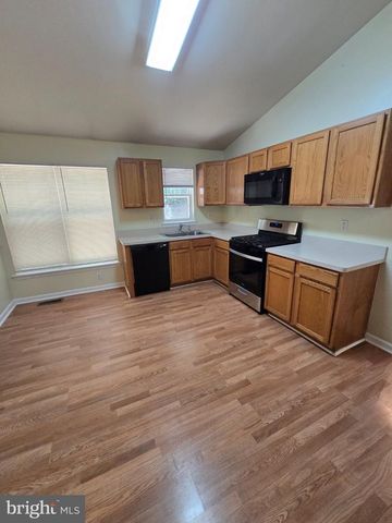 7910 MONARCH ST, White Plains, MD 20695