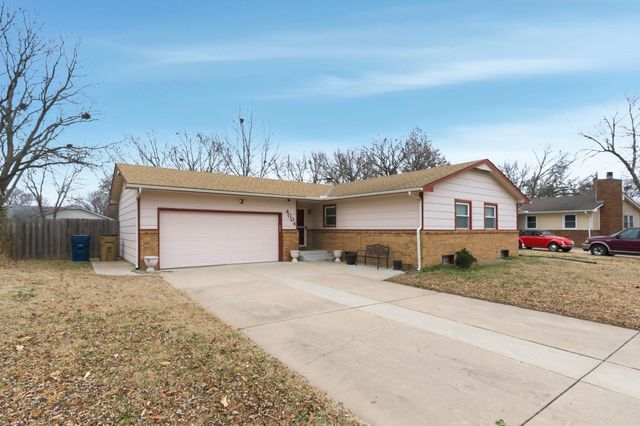 4004 CLARENDON ST, Bel Aire, KS 67220