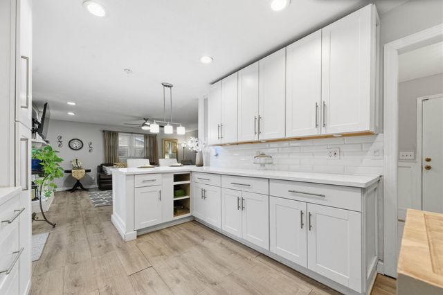 4004 CLARENDON ST, Bel Aire, KS 67220