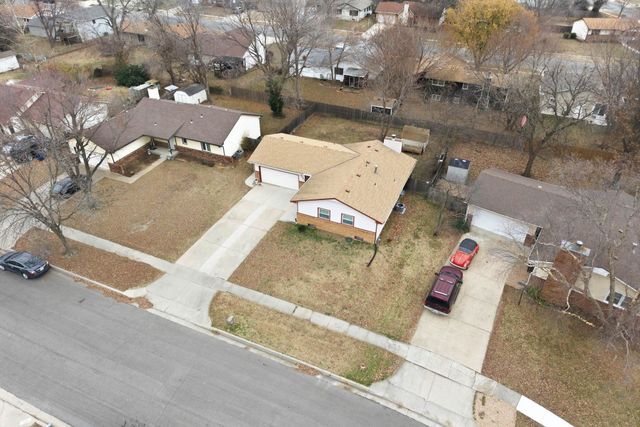 4004 CLARENDON ST, Bel Aire, KS 67220