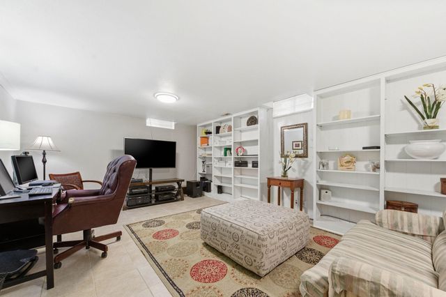 4004 CLARENDON ST, Bel Aire, KS 67220