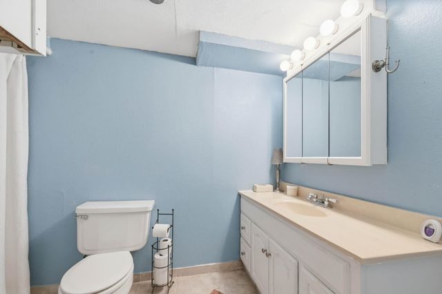 4004 CLARENDON ST, Bel Aire, KS 67220