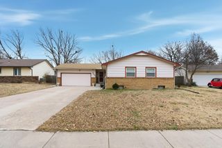 4004 CLARENDON ST, Bel Aire, KS 67220