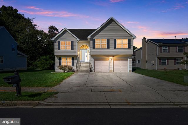 7 LOGAN DR, Cherry Hill, NJ 08034