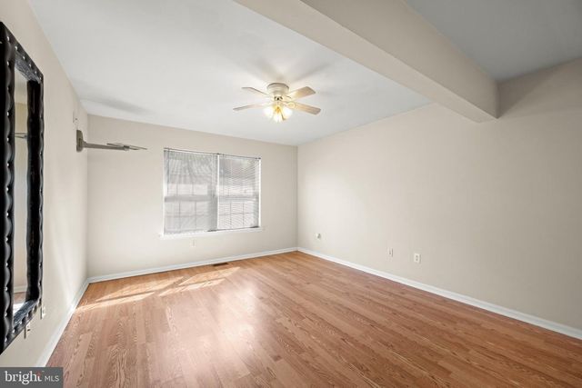 7 LOGAN DR, Cherry Hill, NJ 08034