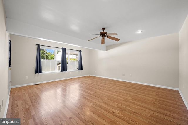 7 LOGAN DR, Cherry Hill, NJ 08034