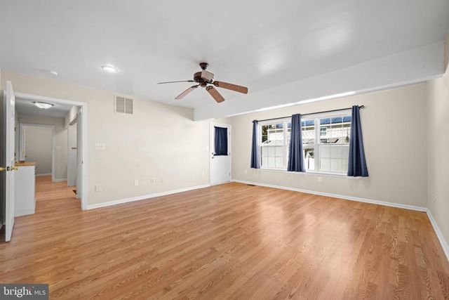 7 LOGAN DR, Cherry Hill, NJ 08034