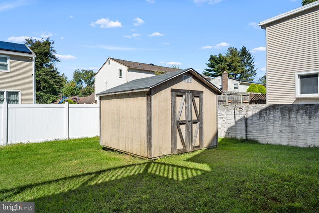 7 LOGAN DR, Cherry Hill, NJ 08034