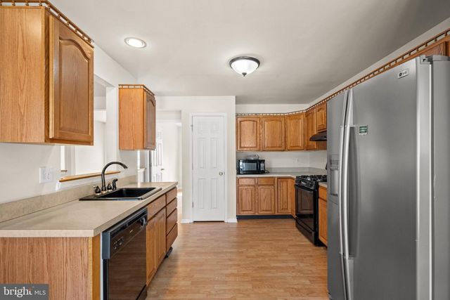 7 LOGAN DR, Cherry Hill, NJ 08034
