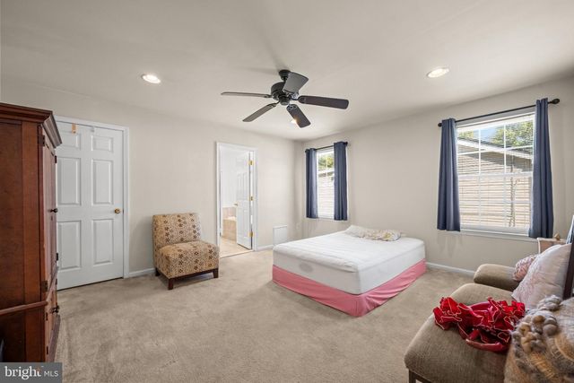 7 LOGAN DR, Cherry Hill, NJ 08034