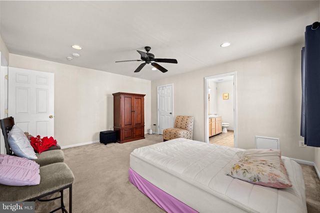 7 LOGAN DR, Cherry Hill, NJ 08034