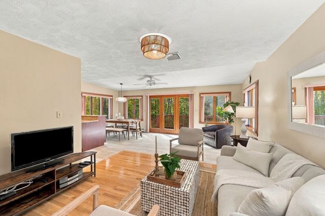 10 Overbrook Rd, Middleton, MA 01949